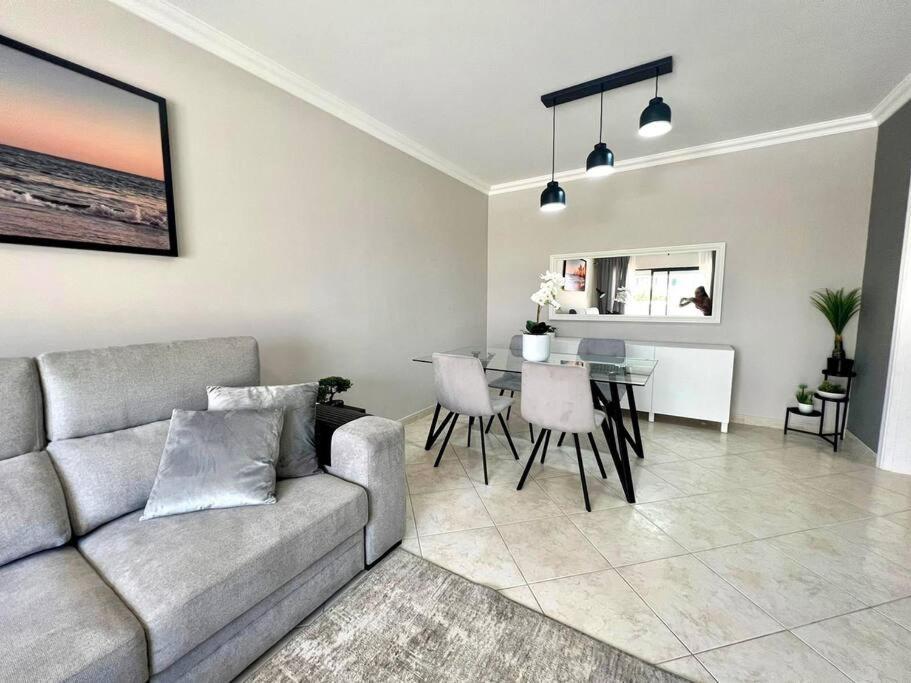 Luxury Modern Beach Apartment กัวเตย์รา ภายนอก รูปภาพ
