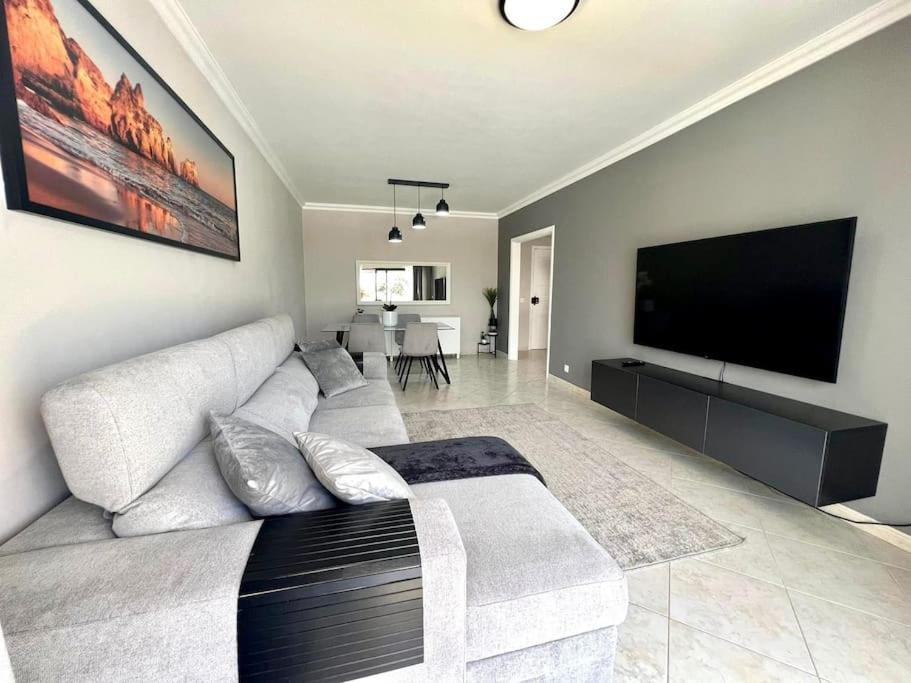Luxury Modern Beach Apartment กัวเตย์รา ภายนอก รูปภาพ