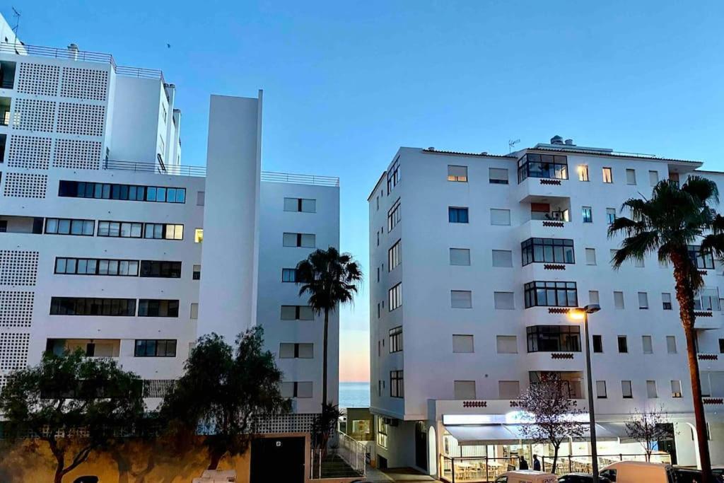 Luxury Modern Beach Apartment กัวเตย์รา ภายนอก รูปภาพ